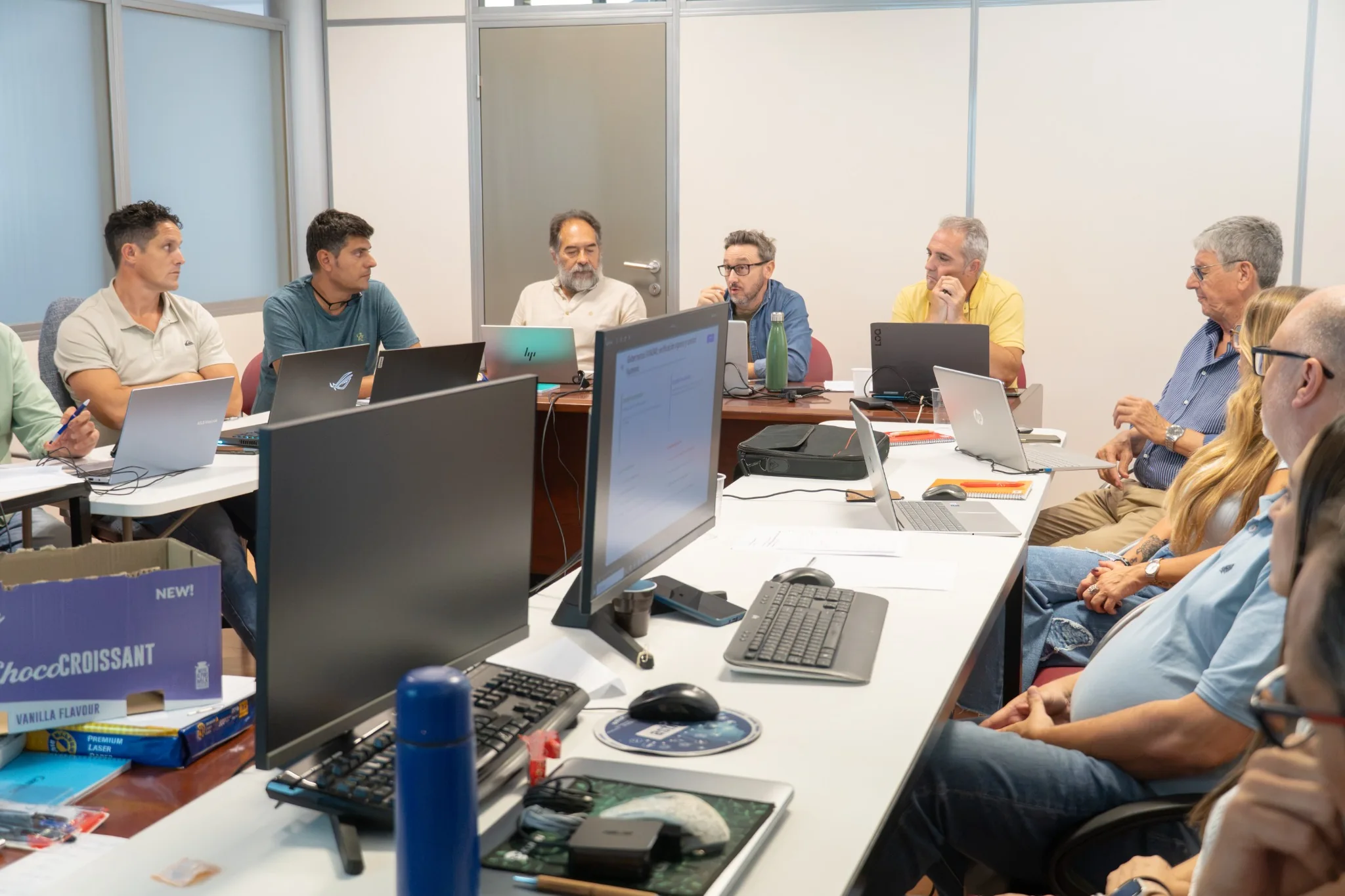 Equipo de SOMG durante el taller colaborativo